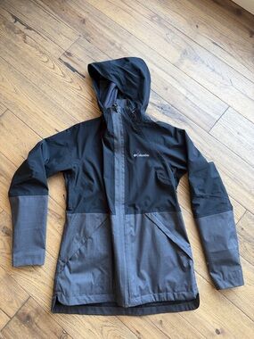 Columbia Two-Tone Hooded Rain Jacket - Black & Gray